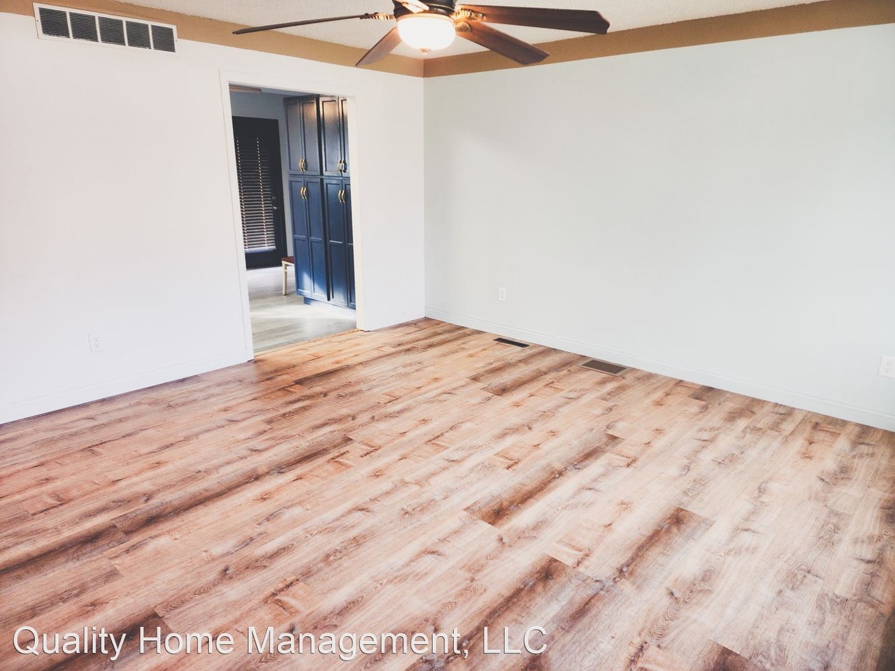 1207 Haas Cir - Photo 3 of 33