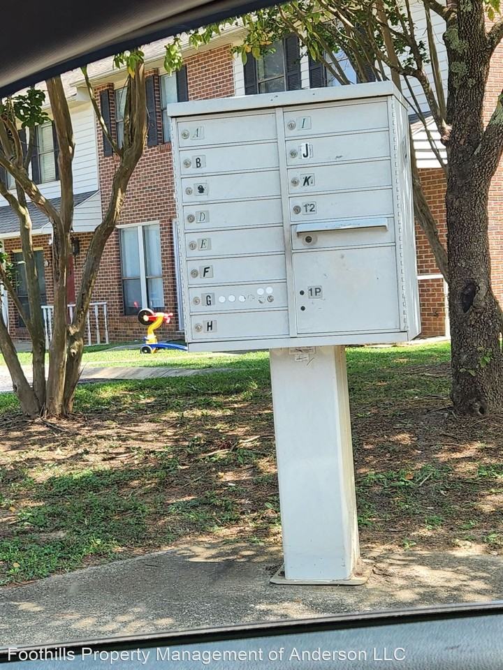 108 Woodland Dr - Photo 2 of 3