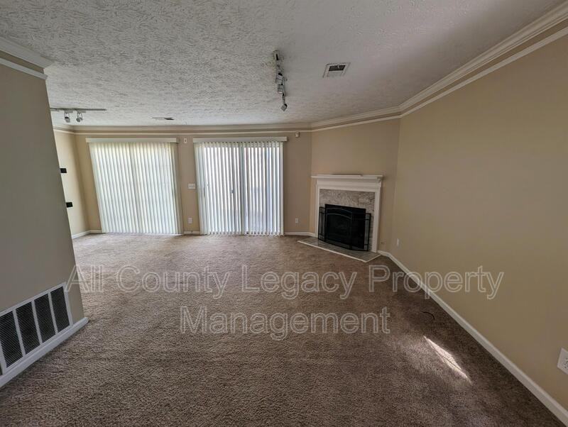 3757 Meadow Creek Dr - Photo 2 of 12