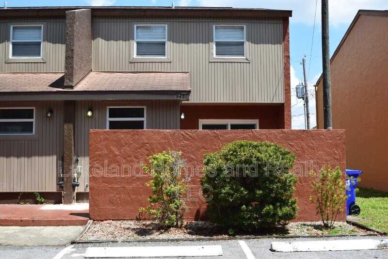 945 Castle Way - Photo 2 of 16