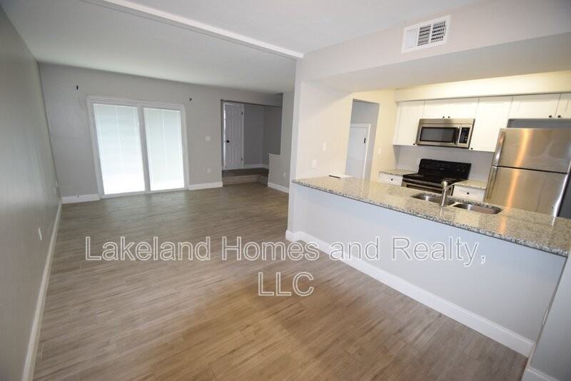 945 Castle Way - Photo 5 of 16