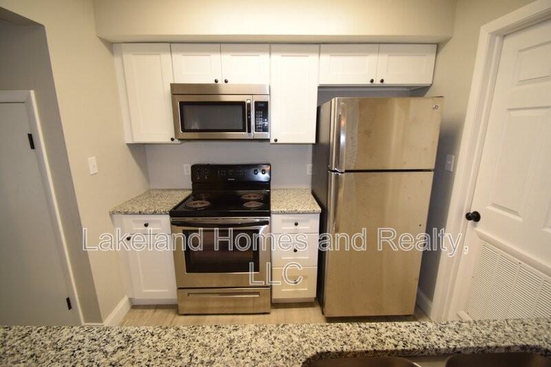 945 Castle Way - Photo 6 of 16