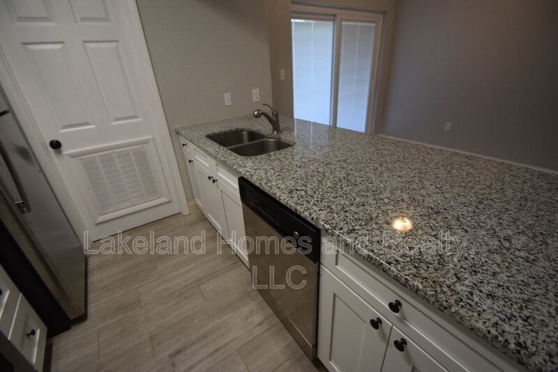 945 Castle Way - Photo 7 of 16