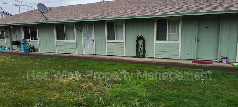 409 W First Ave - Photo 2 of 13