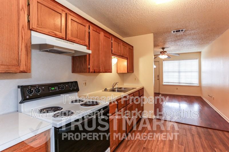 220B Gibson St #B - Photo 6 of 16