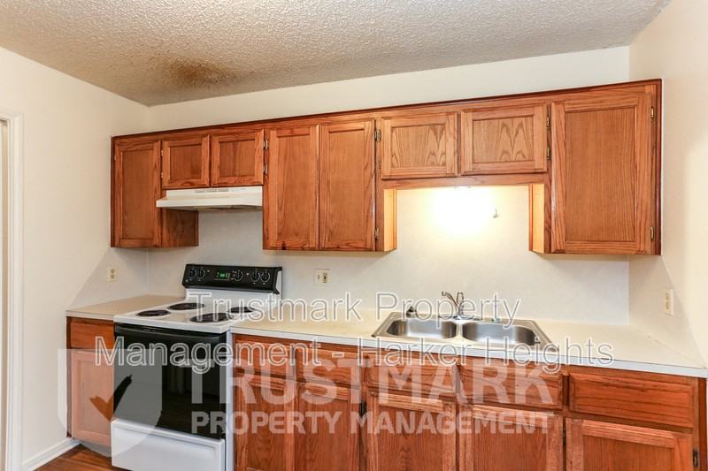 220B Gibson St #B - Photo 7 of 16