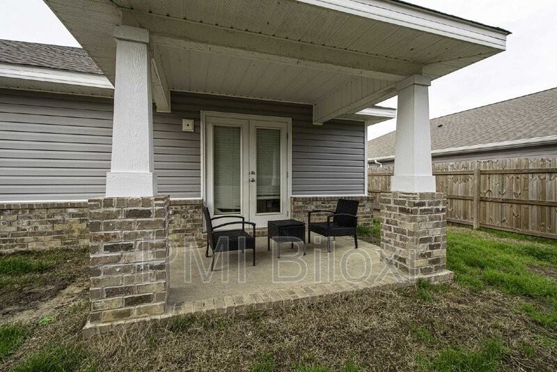 6467 Eastland Cir - Photo 2 of 36