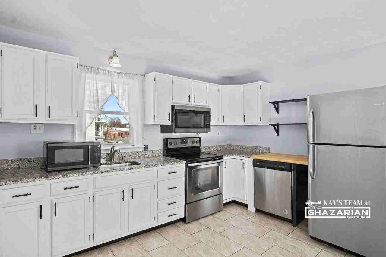 417 Weir St #2 - Photo 3 of 21