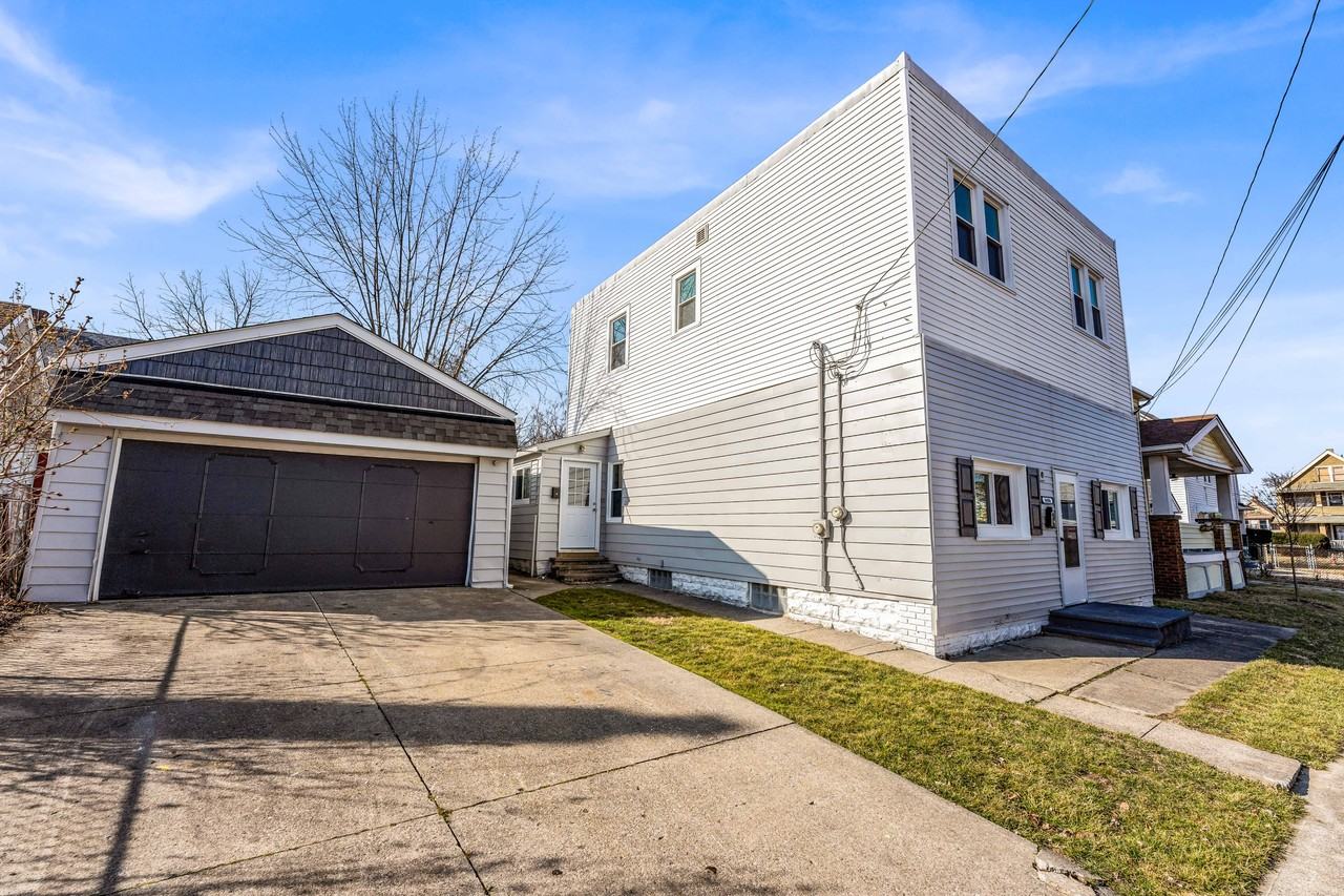 4486 W 42Nd St - Photo 2 of 3