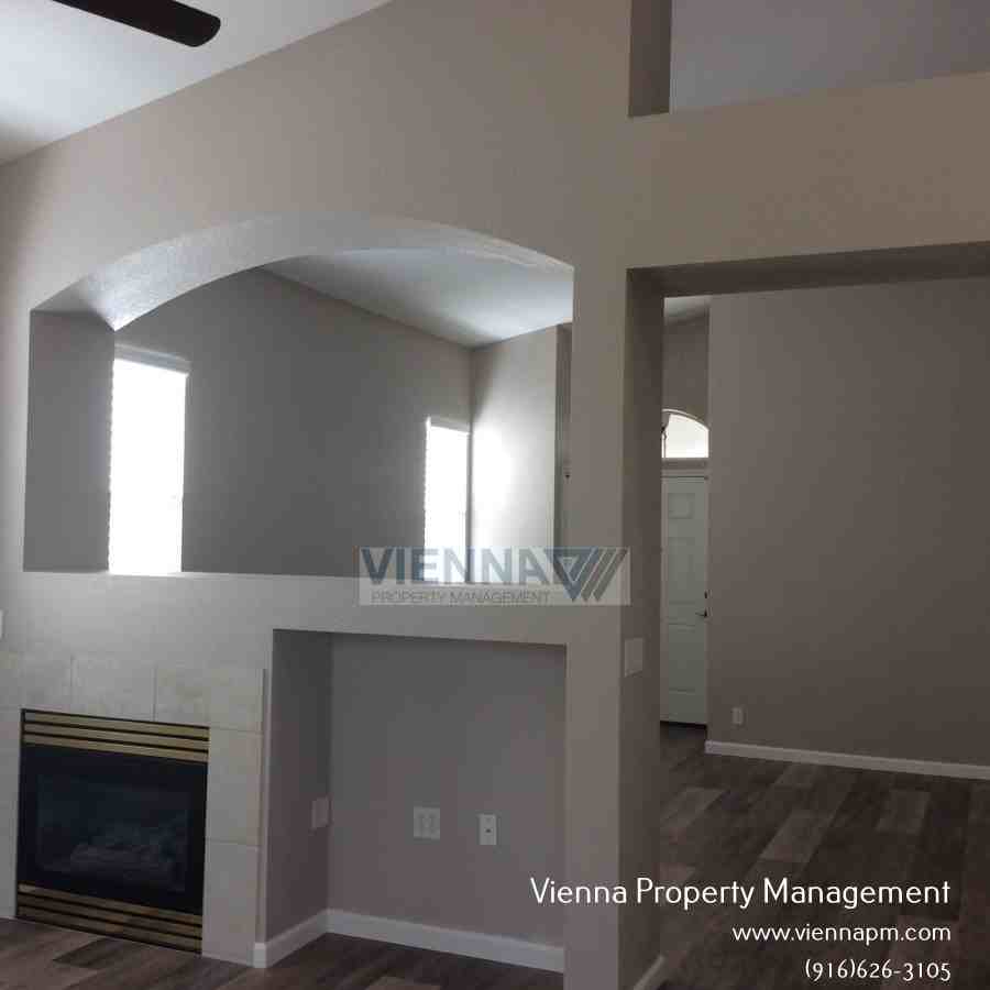 1096 Rudgwick Dr, Roseville, CA 95747 3 Bedroom Apartment for 1,995