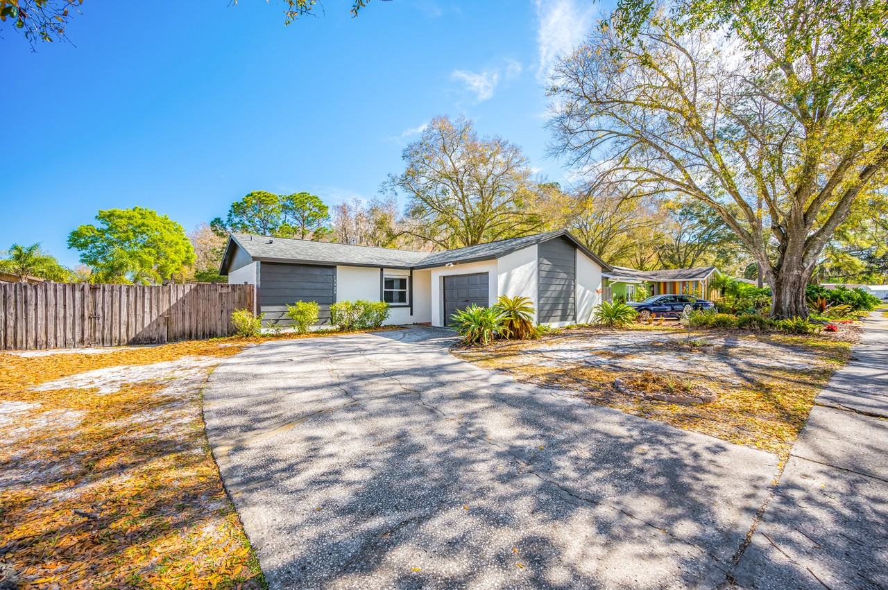 13929 Pathfinder Dr - Photo 3 of 37