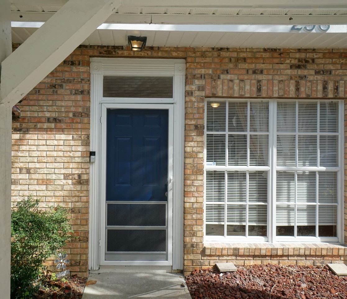 296 Winchester Way - Photo 2 of 28