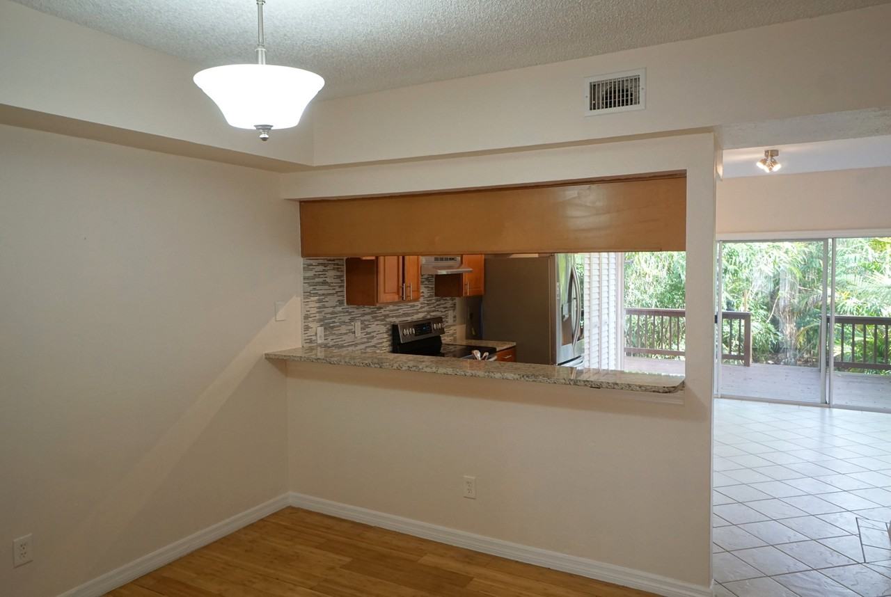 296 Winchester Way - Photo 5 of 28