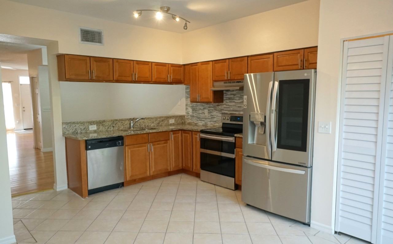 296 Winchester Way - Photo 6 of 28