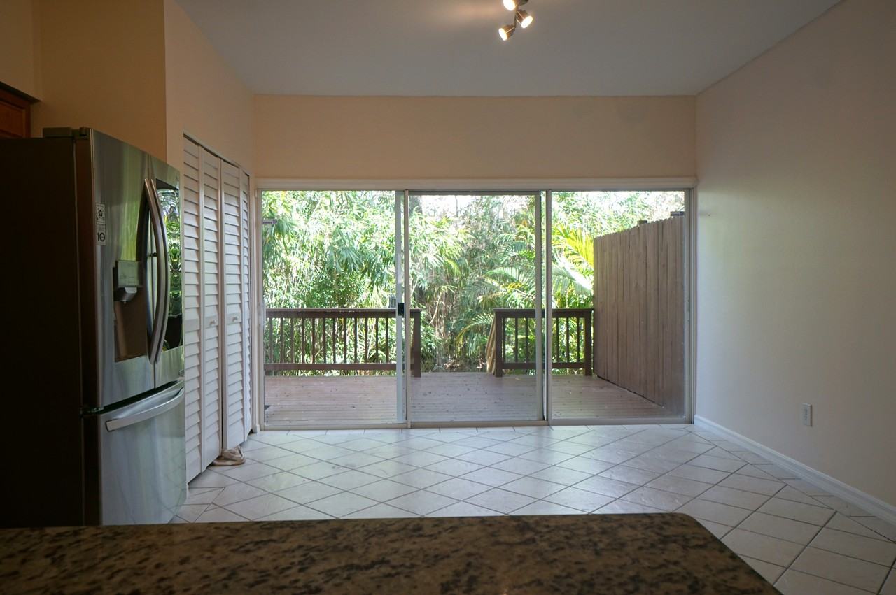 296 Winchester Way - Photo 7 of 28
