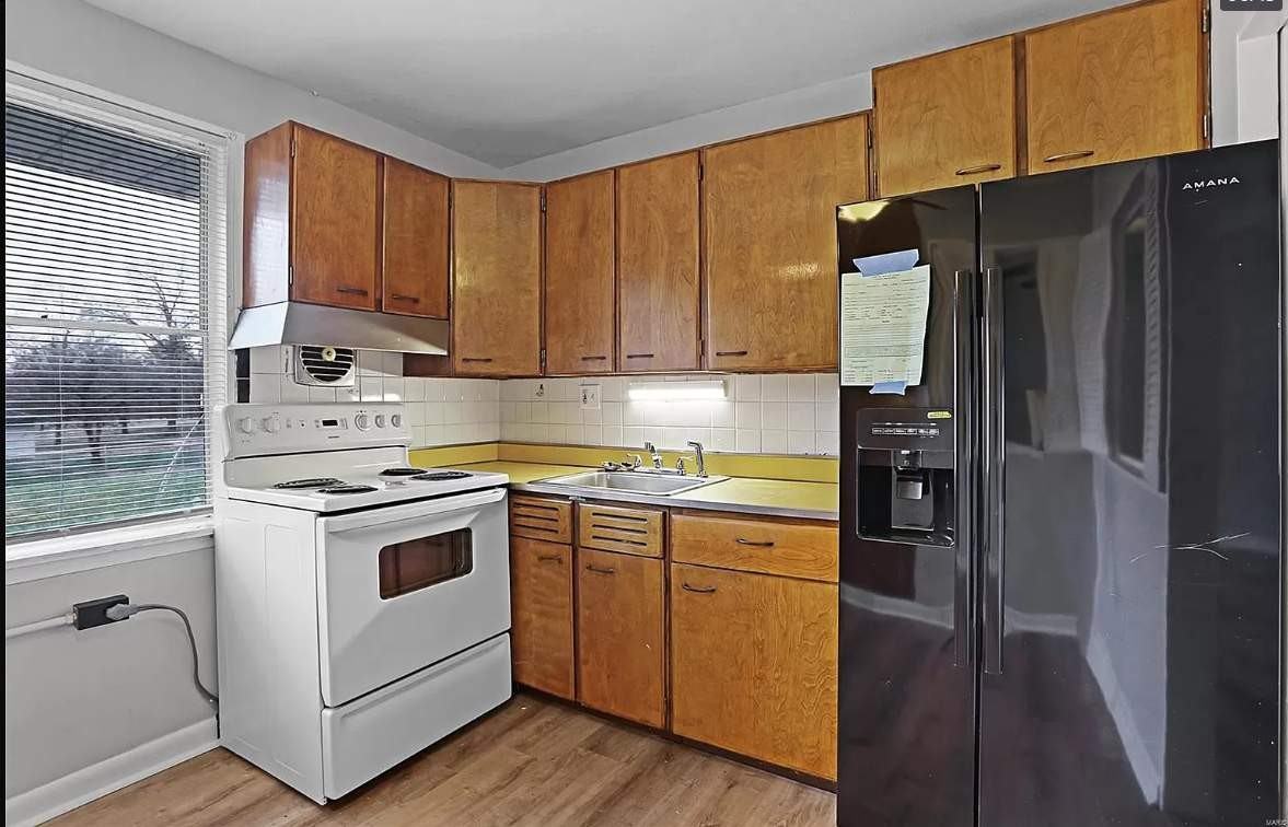 2336 Collett Dr - Photo 3 of 9