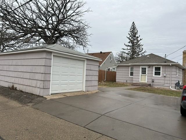 7120 Harriet Ave - Photo 6 of 19