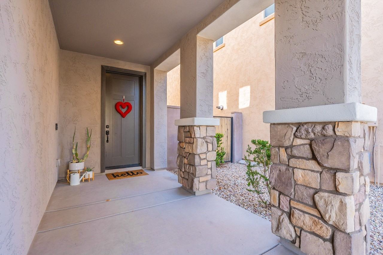 5411 S Canyon Rim - Photo 3 of 48
