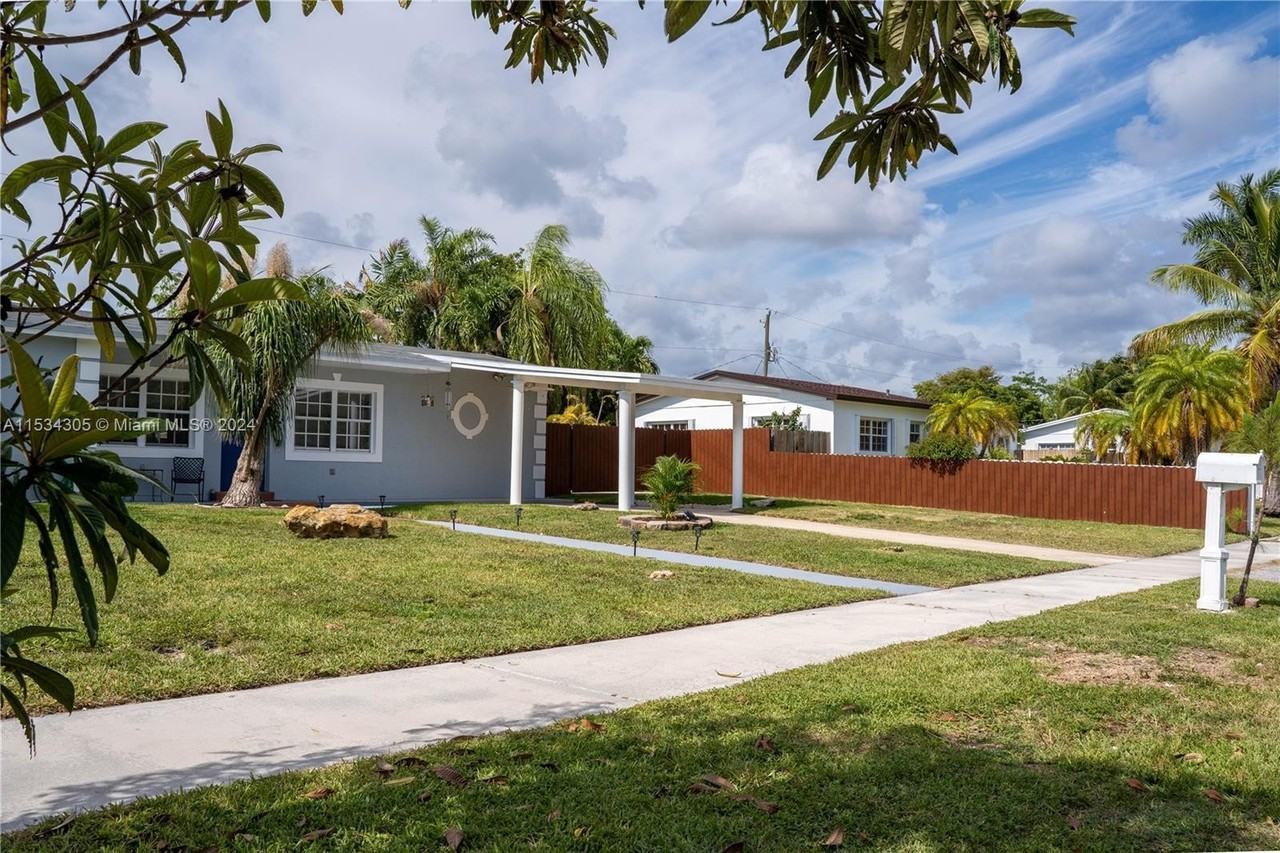 10120 Nicaragua Dr - Photo 3 of 50