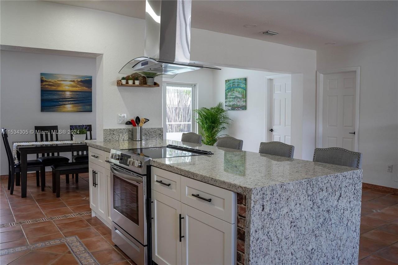 10120 Nicaragua Dr - Photo 5 of 50