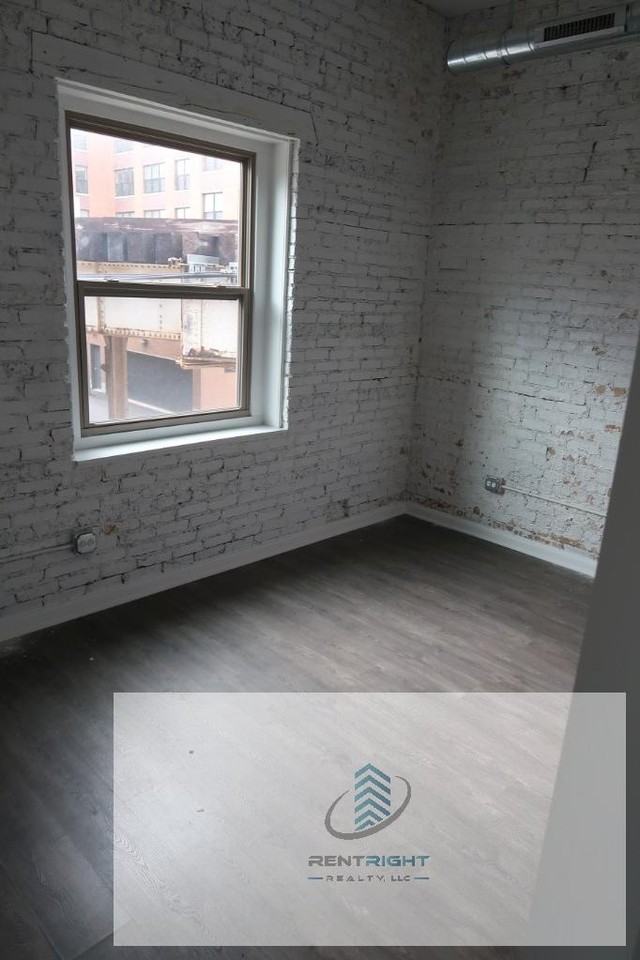 932 W Dakin St #201 - Photo 4 of 18