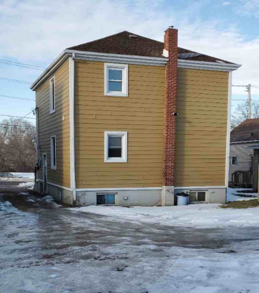 731 Adolphus Street - Photo 2 of 18