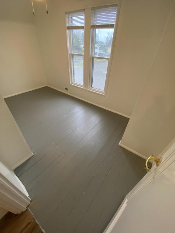 322 1/2 E Henry St - Photo 2 of 9