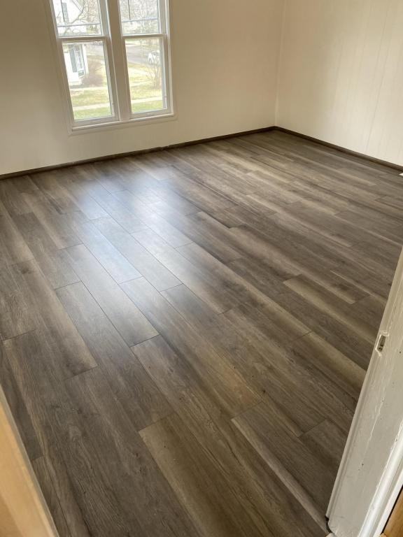 322 1/2 E Henry St - Photo 3 of 9