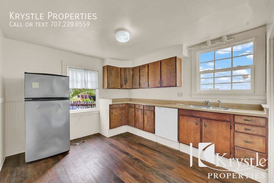 191 B St - Photo 3 of 16