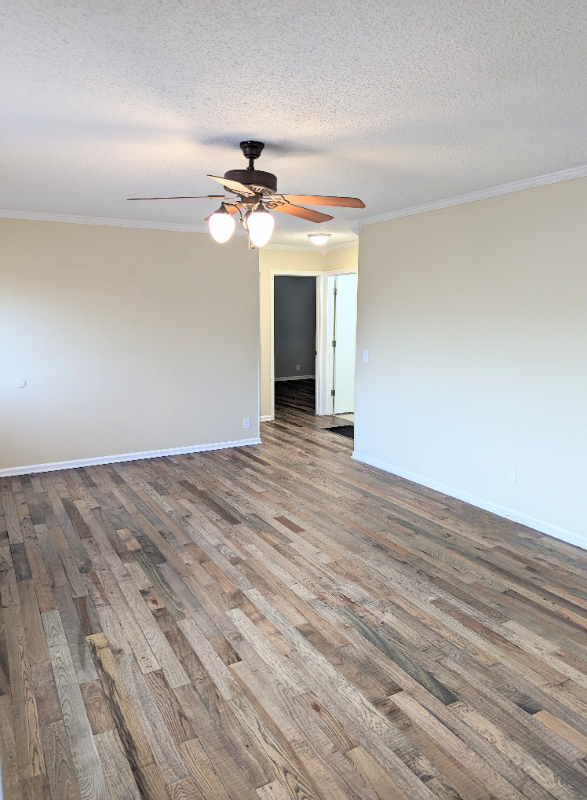 704 Hidden Hill Dr - Photo 2 of 11