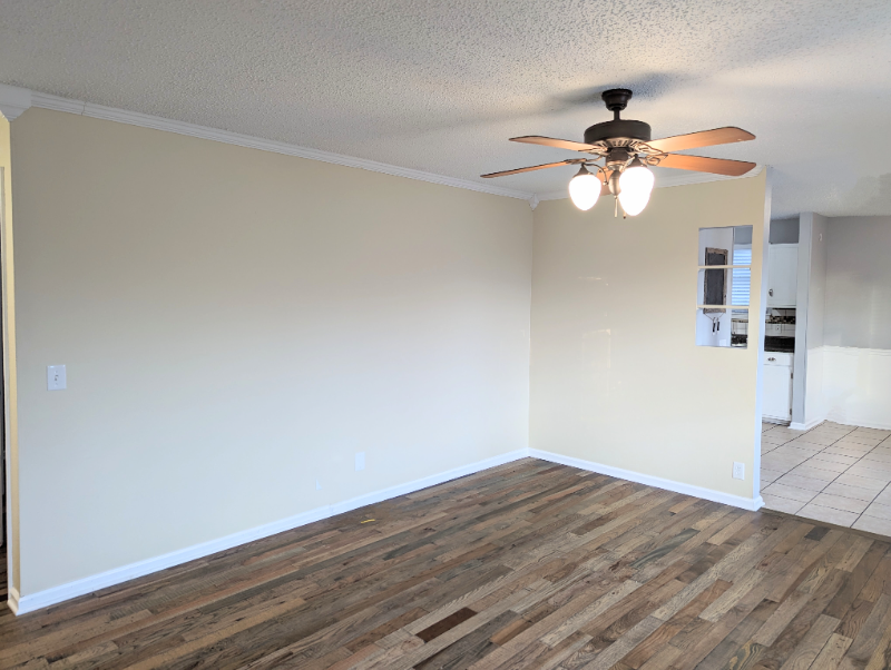 704 Hidden Hill Dr - Photo 3 of 11