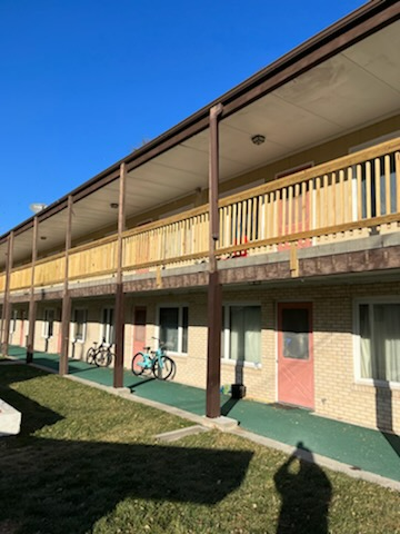 1004 18th St #C207 - Photo 2 of 9