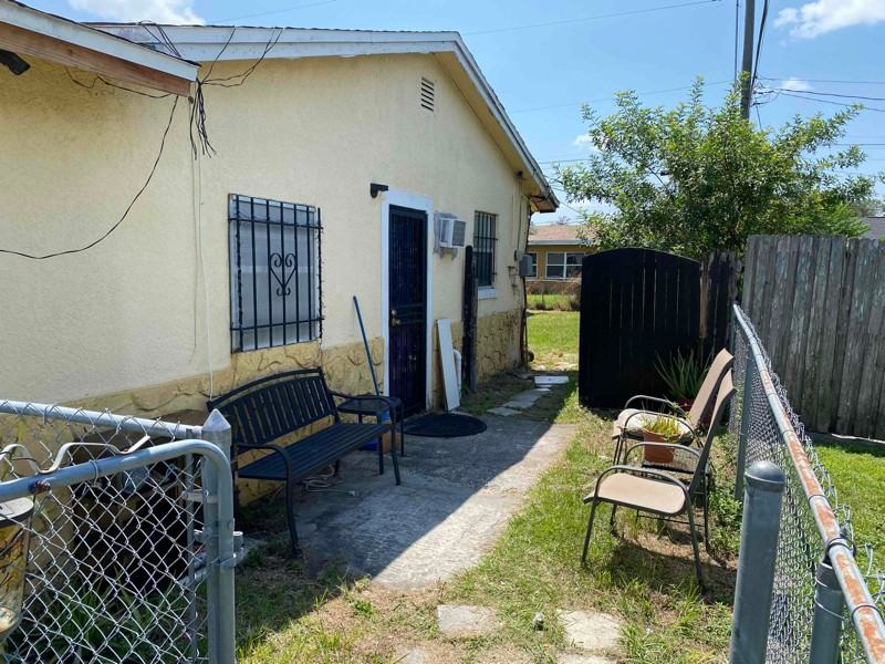 4494 Weldon Pl #B - Photo 2 of 15