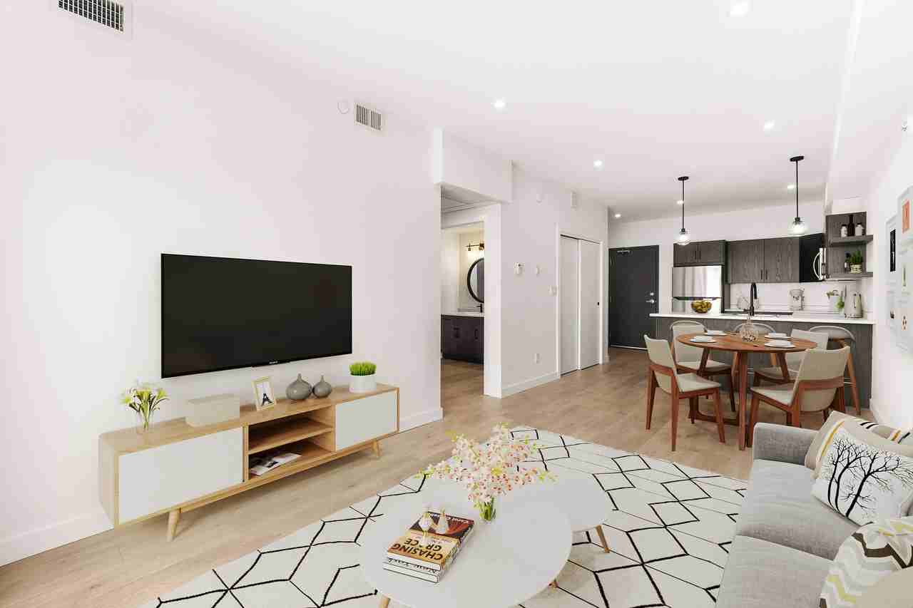 225 Peguis Street - Photo 3 of 13