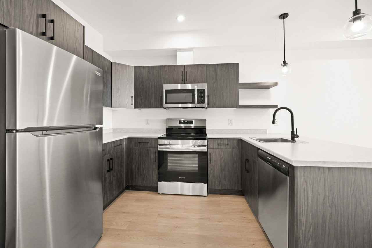 225 Peguis Street - Photo 6 of 13