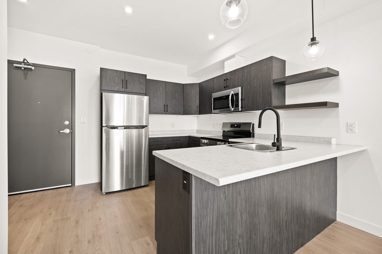 225 Peguis Street - Photo 7 of 13