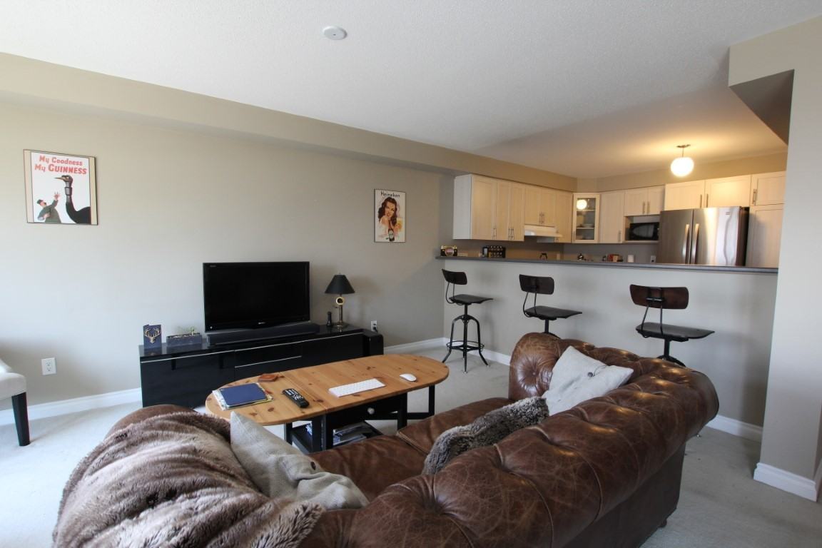 502 Barholm Pvt - Photo 3 of 25