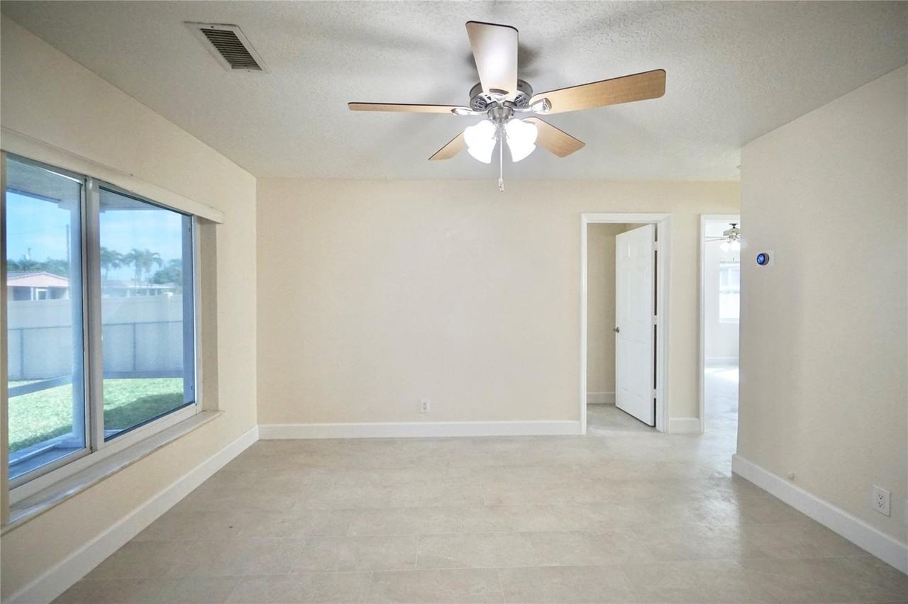 450 Nw 51st Ct - Photo 3 of 8