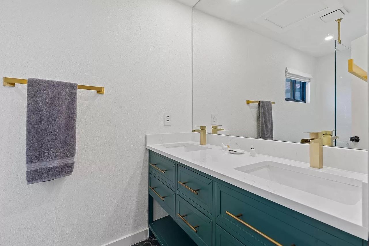 7106 Colony Park Dr #1 - Photo 5 of 24