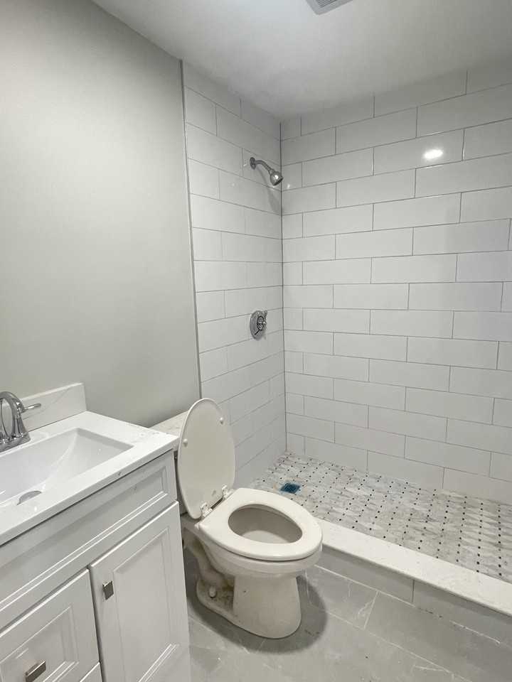 23 Claremont Avenue #D - Photo 2 of 15