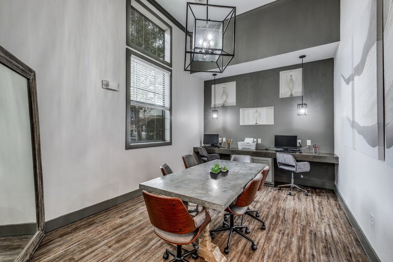 Valor at Harlingen - Photo 4 of 12