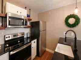 featured image of 221 N 2nd St