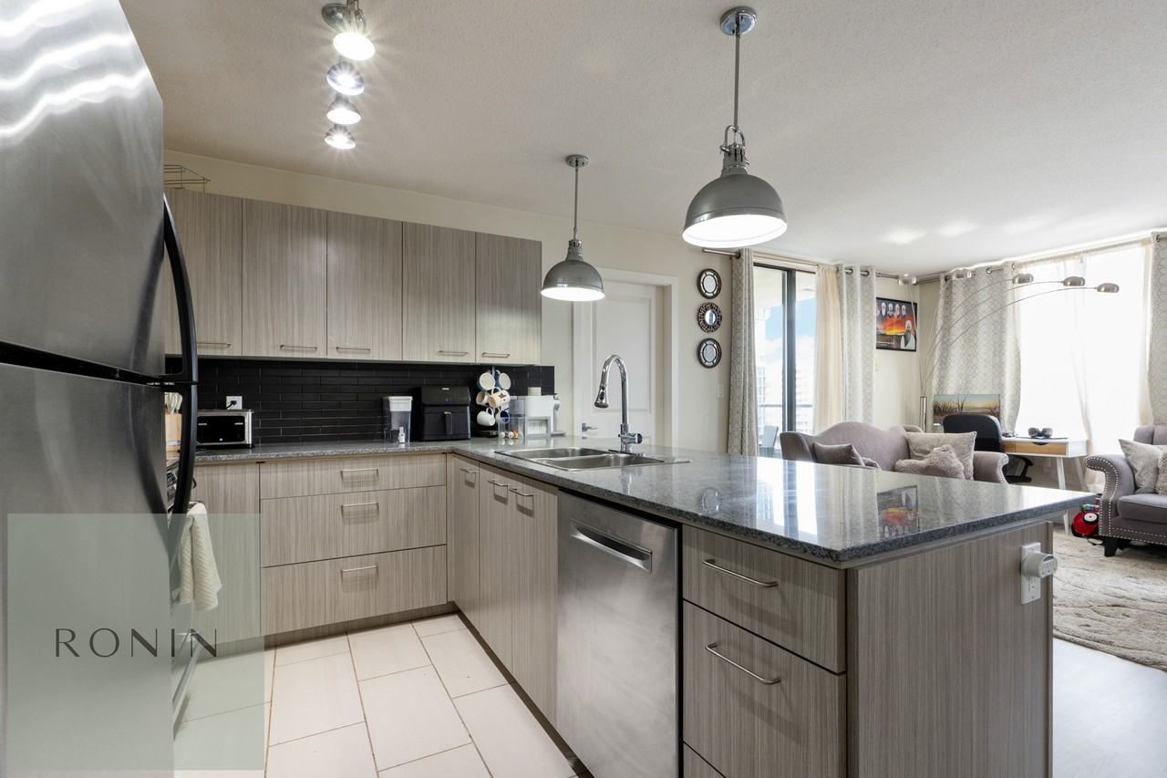 4333 Central Boulevard #1706 - Photo 5 of 33