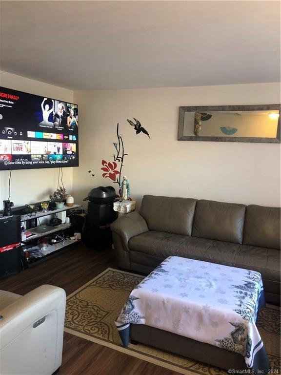 187 Homestead St - Photo 3 of 22