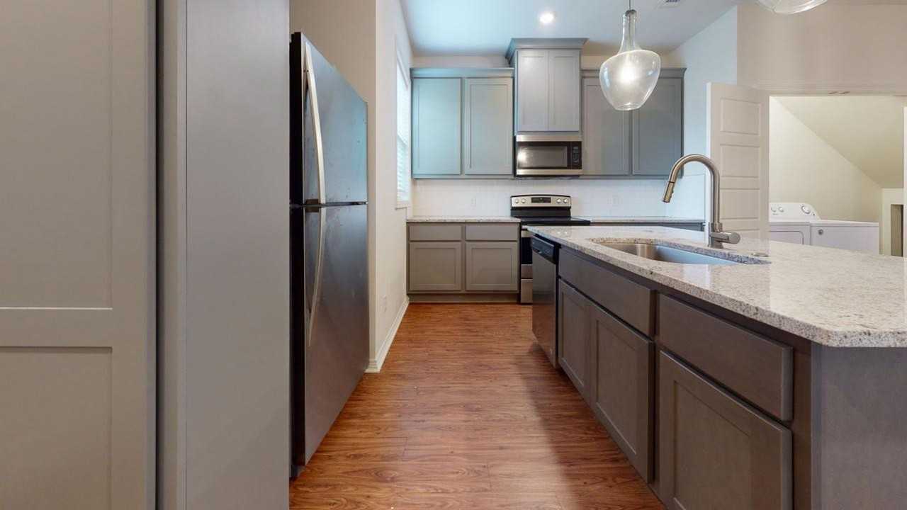 3109 Green Street - Photo 3 of 9