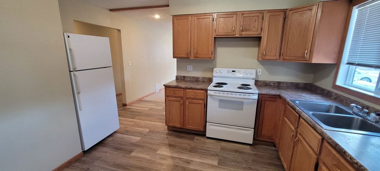 7116 Double Duplex - Photo 3 of 10