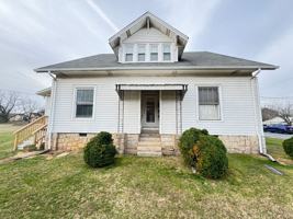 featured image of 215 W Rice St