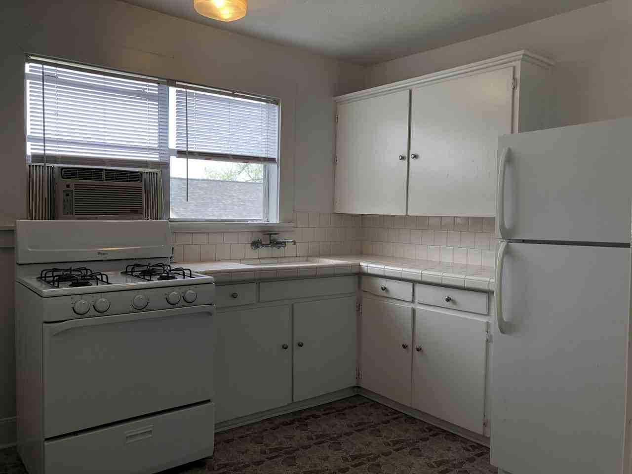 811EA - Photo 3 of 12