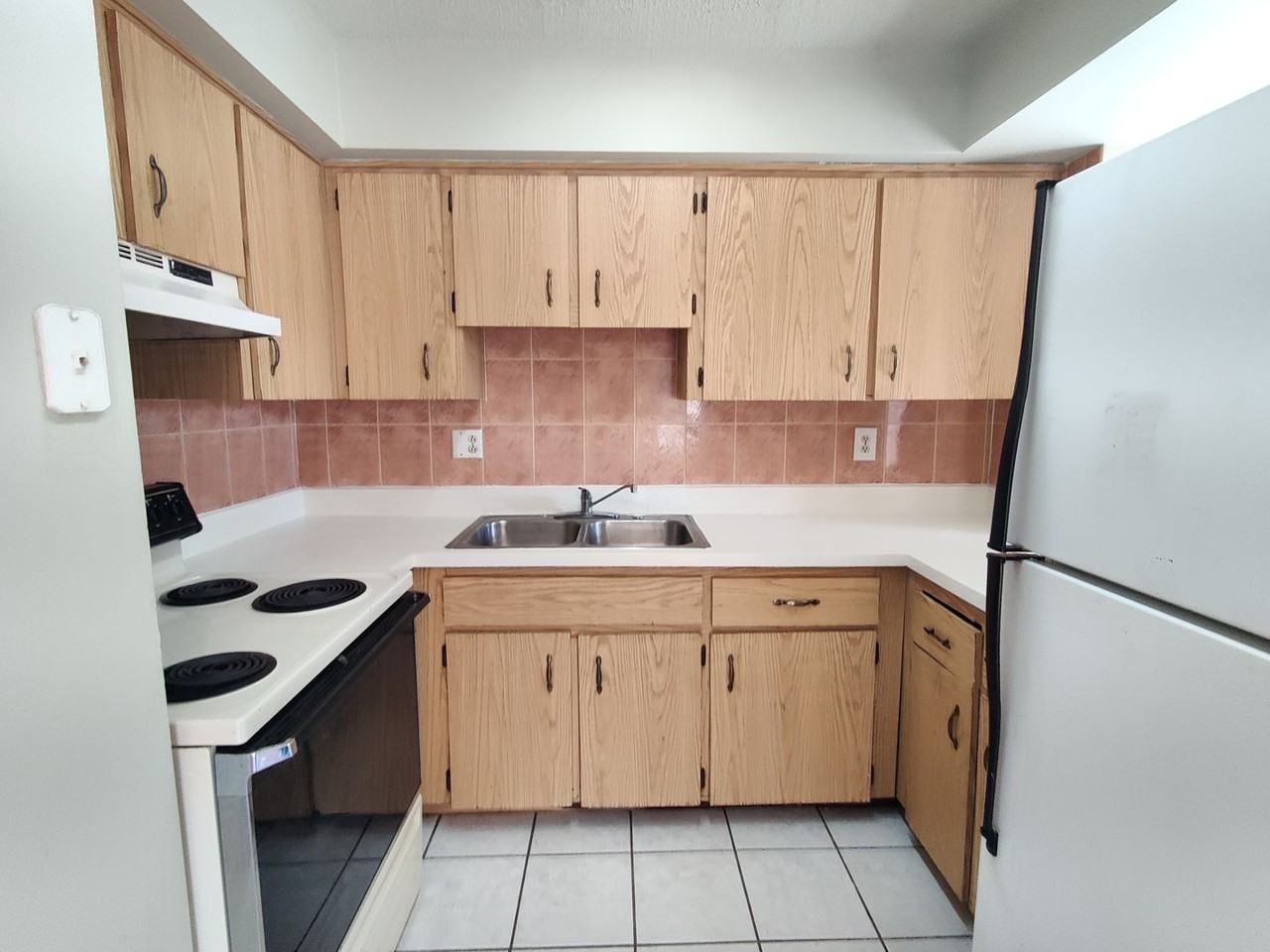 7235-7241 Sky Ct - Photo 3 of 11