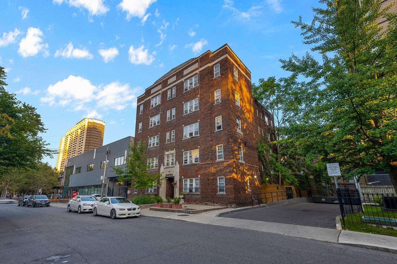 Dundonald Arms Apartments 49 Dundonald St, Toronto, ON M4Y 1K3 Zumper